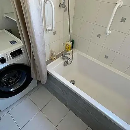 Apartment Au Calme Proche Du Centre Cannes